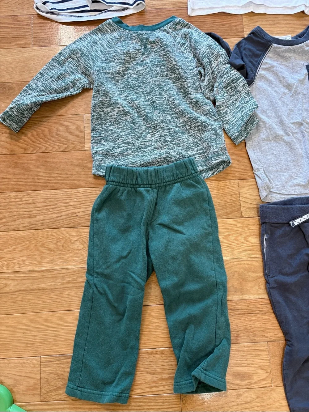 Lot of 12 Piece Boys Sets and Tops 2t